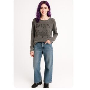 DC COMICS Grey Batgirl Graphic Sweatshirt Size Jrs Medium